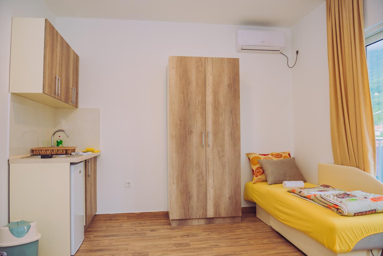 Apartments Krstovic Sutomore Ngoại thất bức ảnh