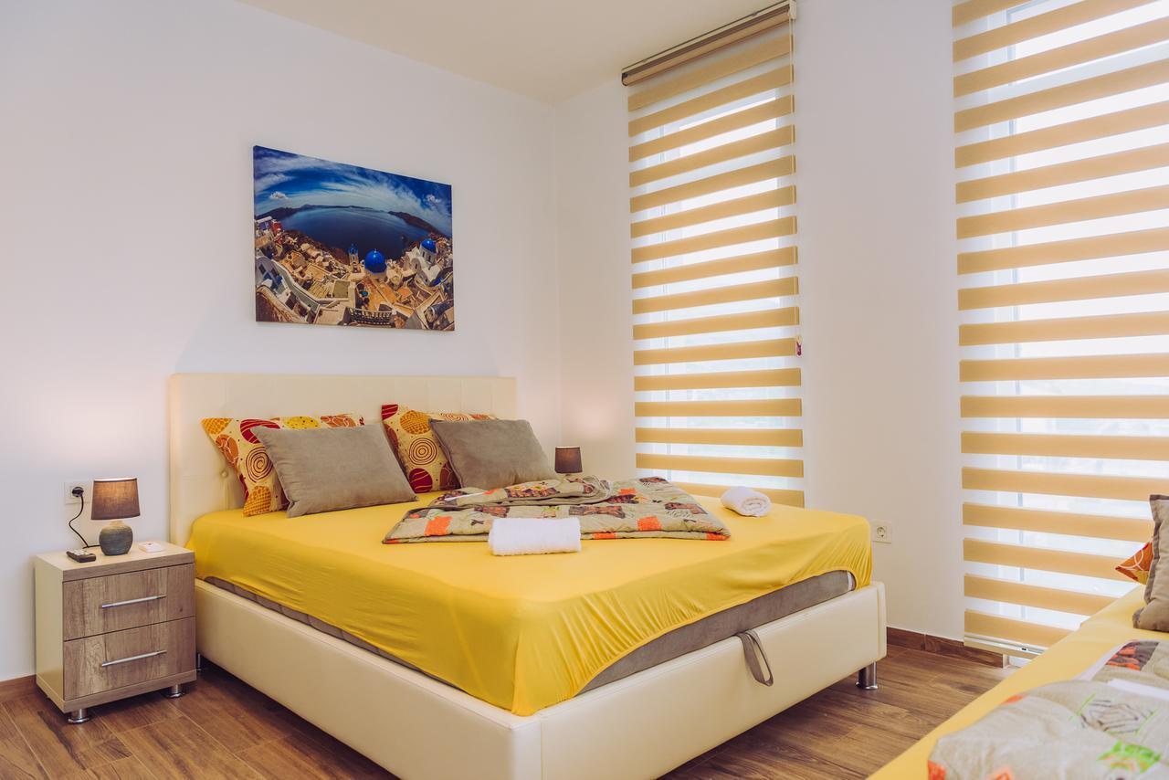 Apartments Krstovic Sutomore Ngoại thất bức ảnh