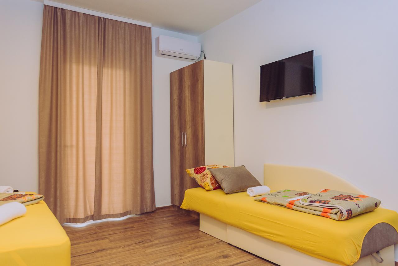 Apartments Krstovic Sutomore Ngoại thất bức ảnh