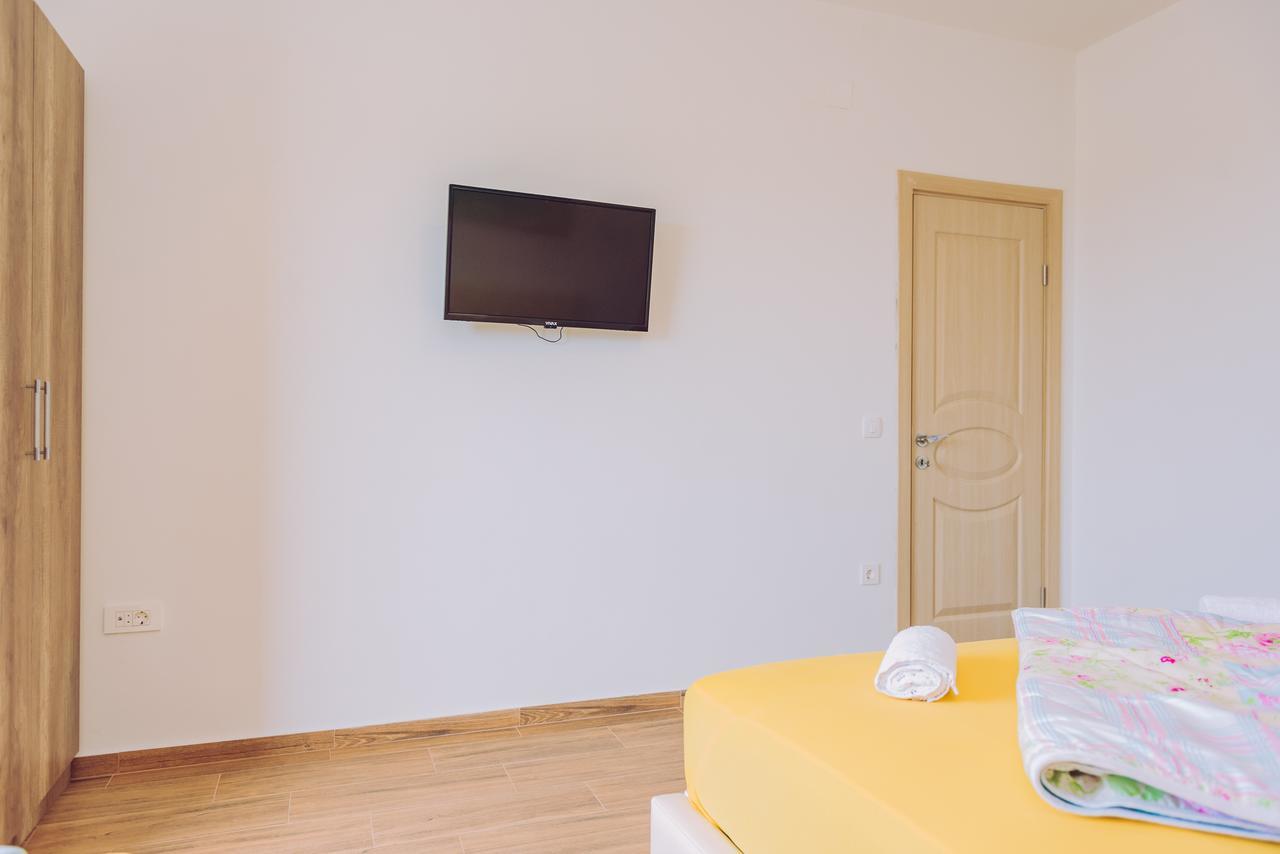 Apartments Krstovic Sutomore Ngoại thất bức ảnh